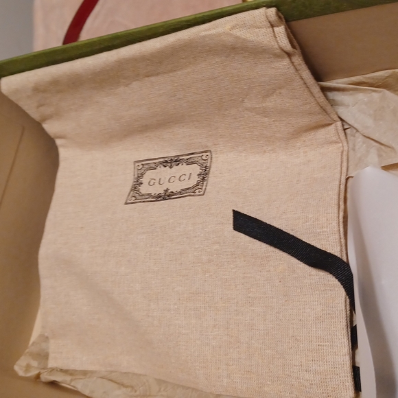 Authentic  gucci shoes new - Picture 7 of 11